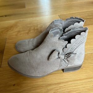 Girls SO ankle booties size 3